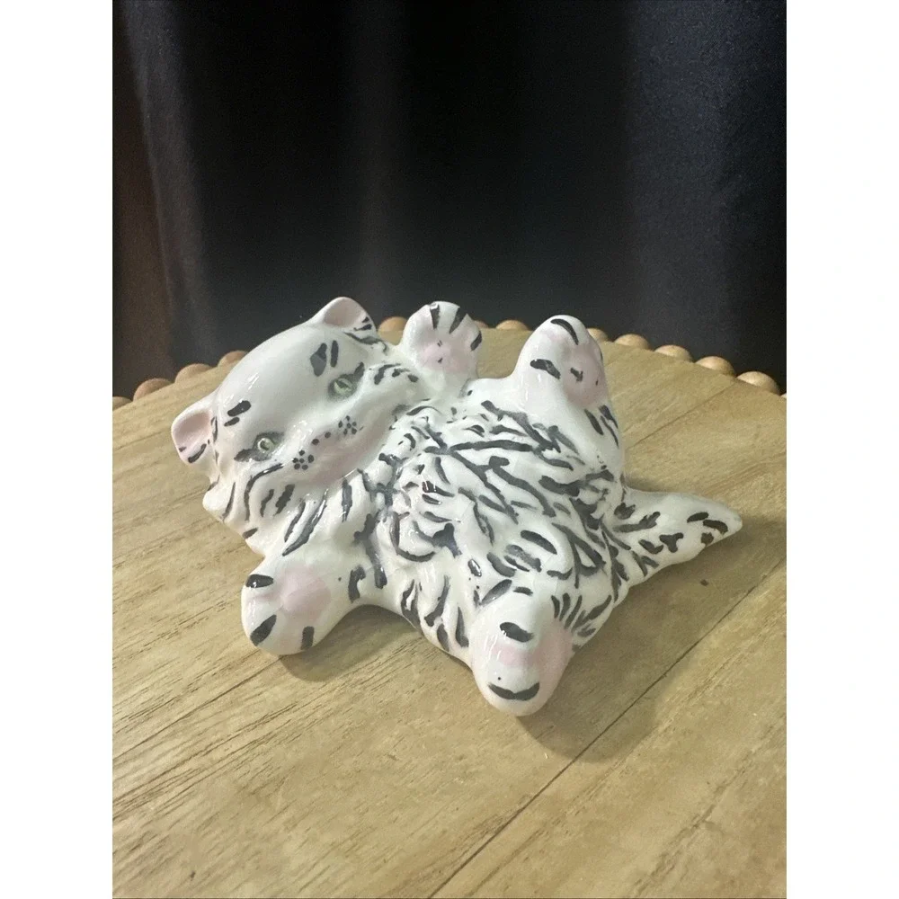 White/Black Ceramic Cat Pink Paws Green-blue Eyes 1979 6